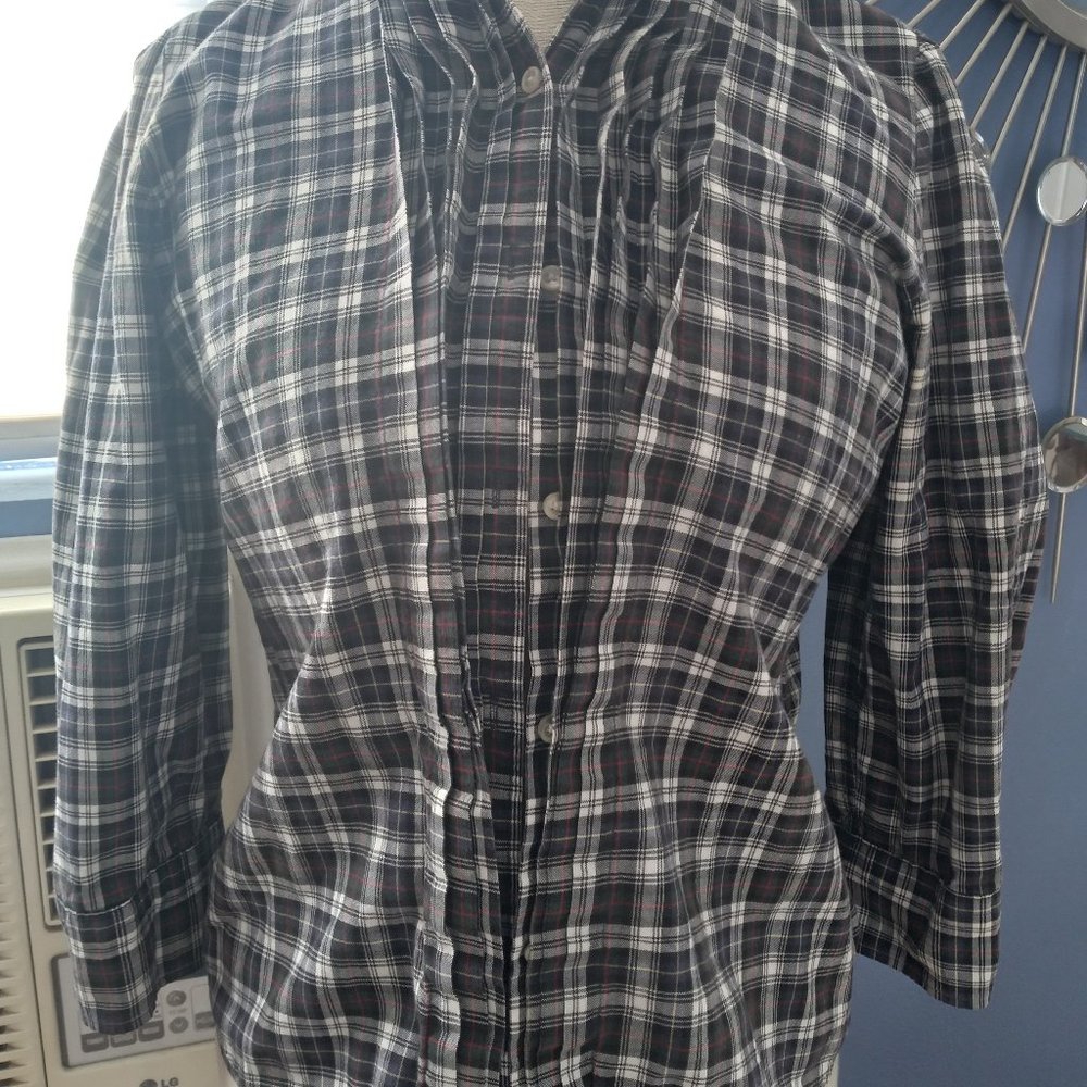 American Living long sleeve button up top